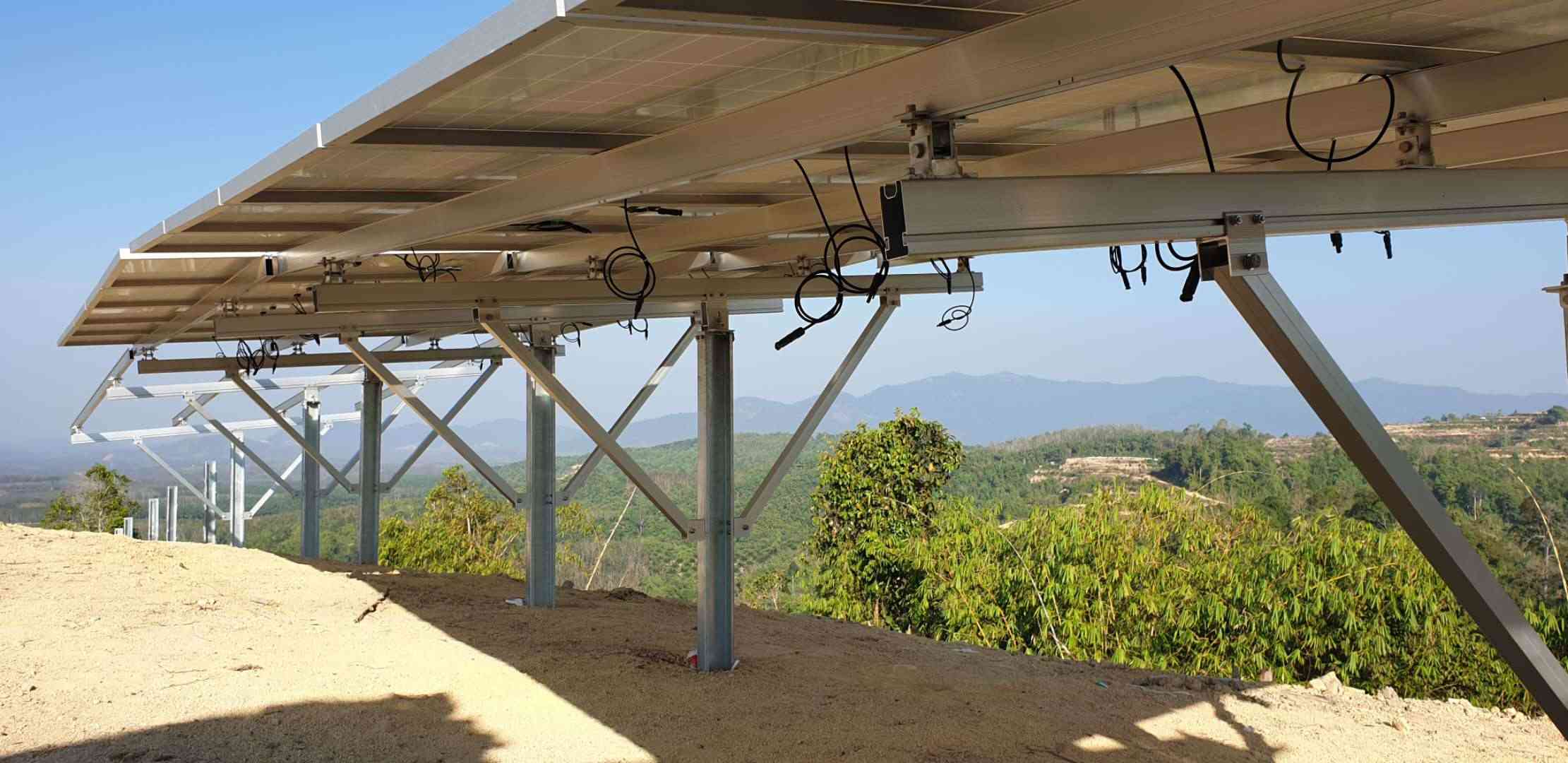  48,9 MWc C-Pile projet de montage solaire au sol
