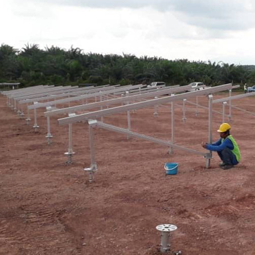  45MWp Projet de montage solaire au sol sur pieux vissés en Malaisie 2020 