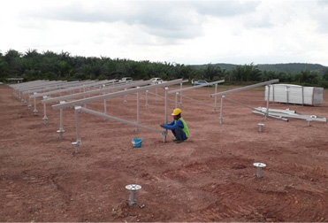  45MWp Projet de montage solaire au sol sur pieux vissés en Malaisie 2020 
